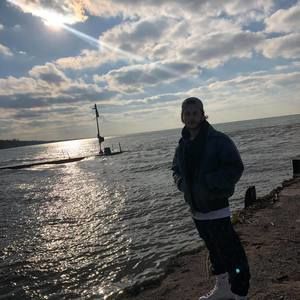 Meet your Posher, Julian